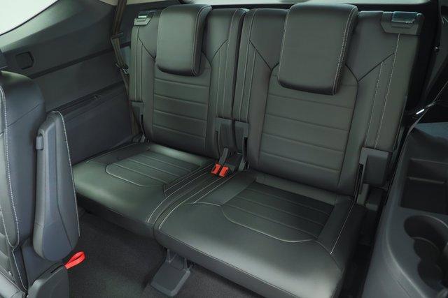 Photo of 2025 Platinum Gray Volkswagen Atlas