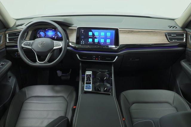 Photo of 2025 Platinum Gray Volkswagen Atlas