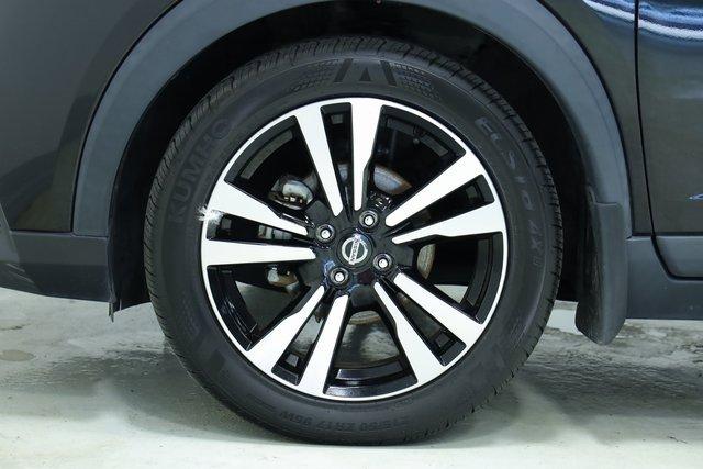 Photo of 2018 Super Black Nissan Kicks