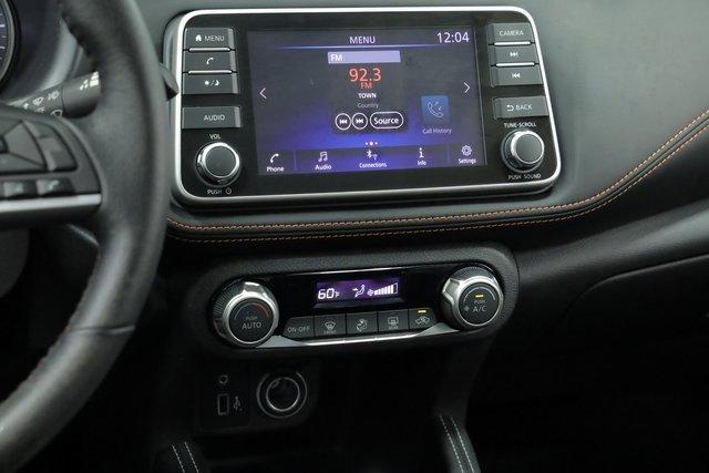 Photo of 2018 Super Black Nissan Kicks