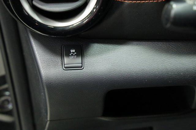 Photo of 2018 Super Black Nissan Kicks