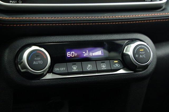 Photo of 2018 Super Black Nissan Kicks