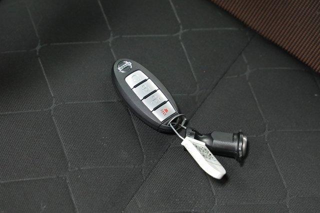 Photo of 2018 Super Black Nissan Kicks