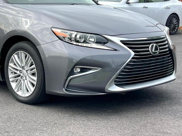 Photo of 2016 Nebula Gray Pearl Lexus ES 350