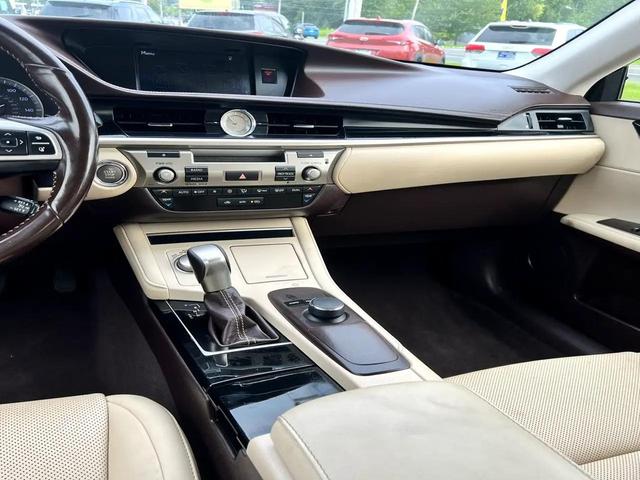 Photo of 2016 Nebula Gray Pearl Lexus ES 350