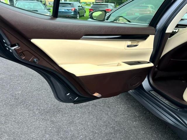 Photo of 2016 Nebula Gray Pearl Lexus ES 350