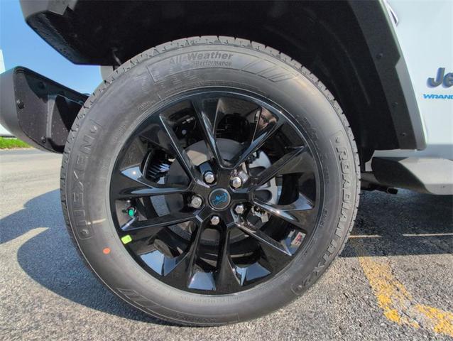 Photo of 2025 Bright White Clearcoat Jeep Wrangler 4xe