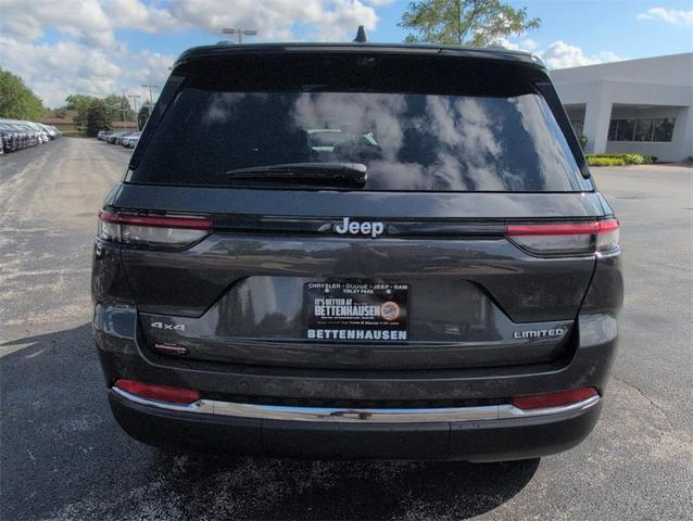 Photo of 2025 Metallic Jeep Grand Cherokee
