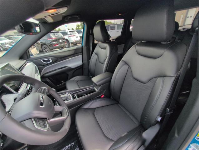 Photo of 2025 Hydro Blue Pearlcoat Jeep Compass