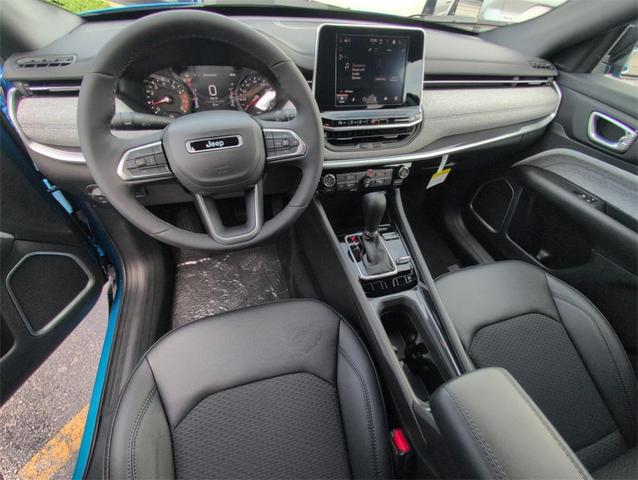 Photo of 2025 Hydro Blue Pearlcoat Jeep Compass