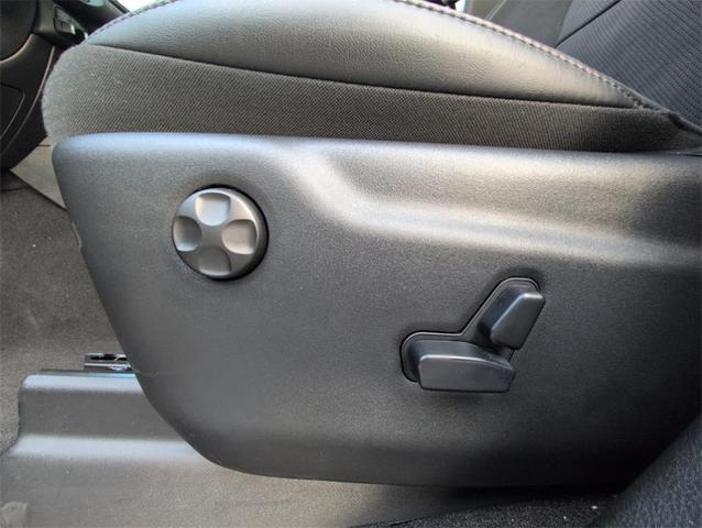 Photo of 2025 DB Black Crystal Clearcoat Dodge Durango