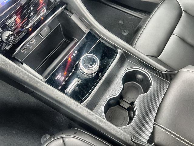 Photo of 2025 Metallic Jeep Grand Cherokee