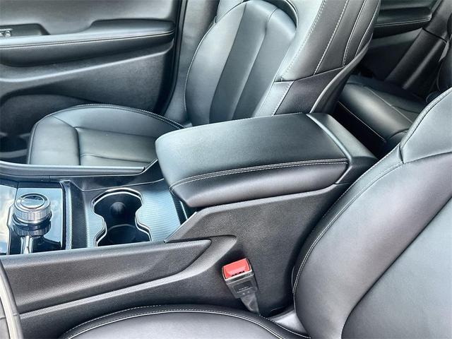 Photo of 2025 Metallic Jeep Grand Cherokee