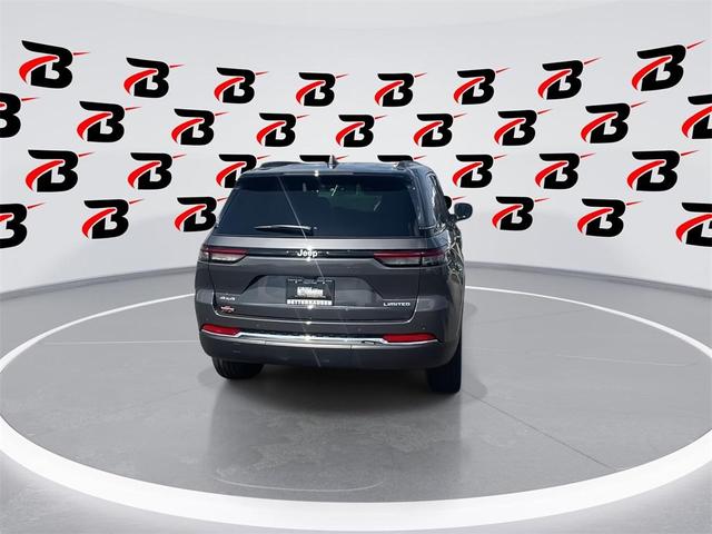 Photo of 2025 Metallic Jeep Grand Cherokee