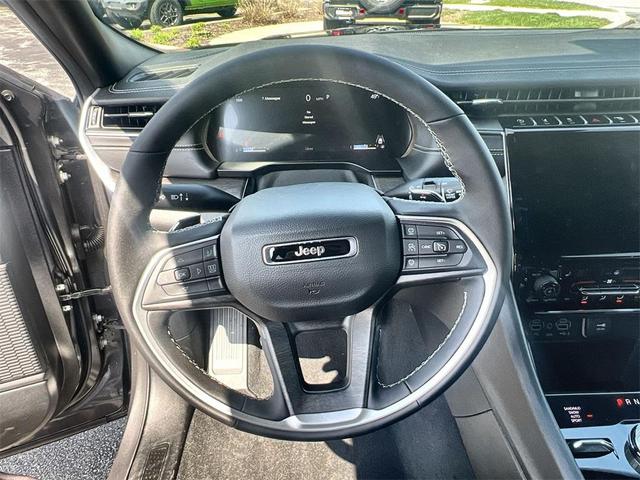 Photo of 2025 Metallic Jeep Grand Cherokee