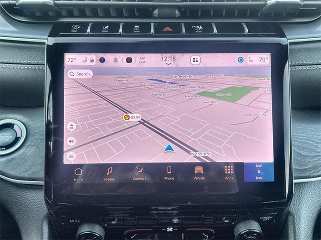 Photo of 2025 Metallic Jeep Grand Cherokee