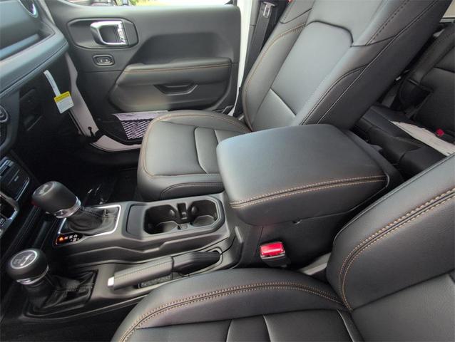 Photo of 2025 Bright White Clearcoat Jeep Wrangler