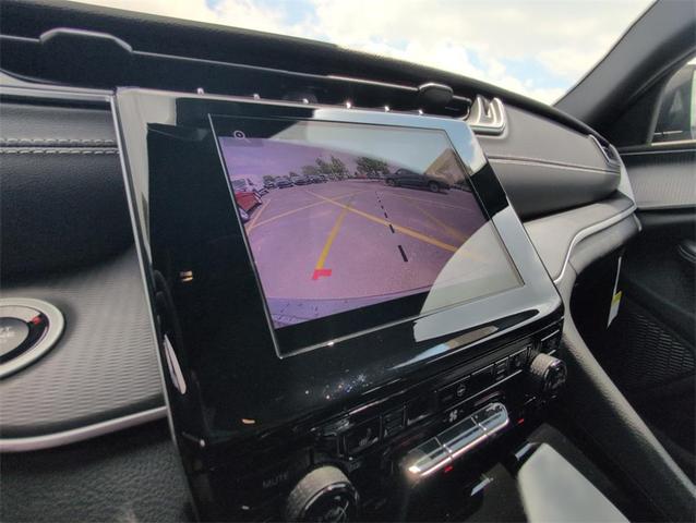 Photo of 2025 Silver Zynith Jeep Grand Cherokee