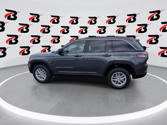 Photo of 2025 Silver Zynith Jeep Grand Cherokee