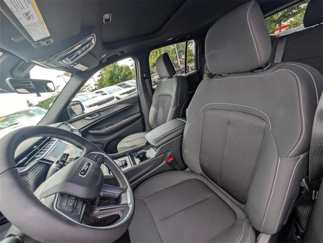 Photo of 2025 Silver Zynith Jeep Grand Cherokee