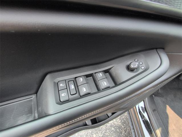 Photo of 2025 Diamond Black Jeep Grand Cherokee L