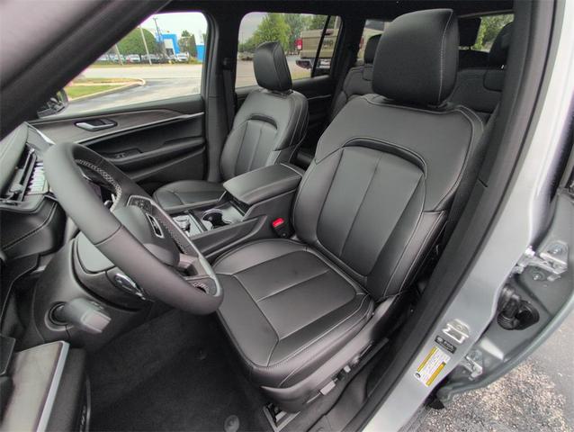 Photo of 2025 Silver Zynith Jeep Grand Cherokee L