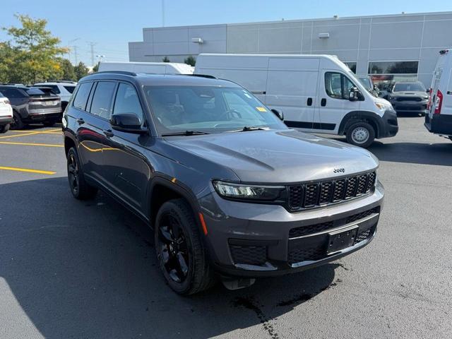 Photo of 2023 Metallic Jeep Grand Cherokee L