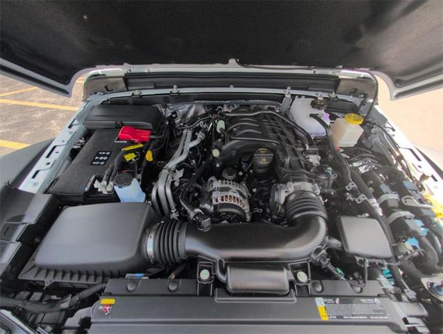 Photo of 2025 Bright White Clearcoat Jeep Gladiator