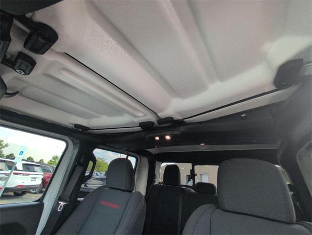 Photo of 2025 Bright White Clearcoat Jeep Gladiator