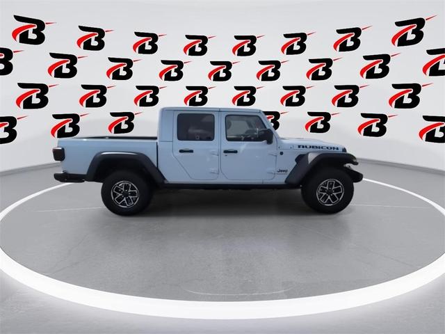Photo of 2025 Bright White Clearcoat Jeep Gladiator