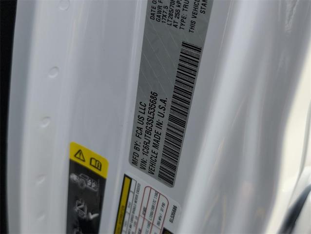Photo of 2025 Bright White Clearcoat Jeep Gladiator