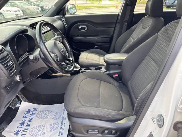 Photo of 2014 White Kia Soul