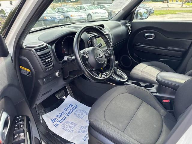 Photo of 2014 White Kia Soul