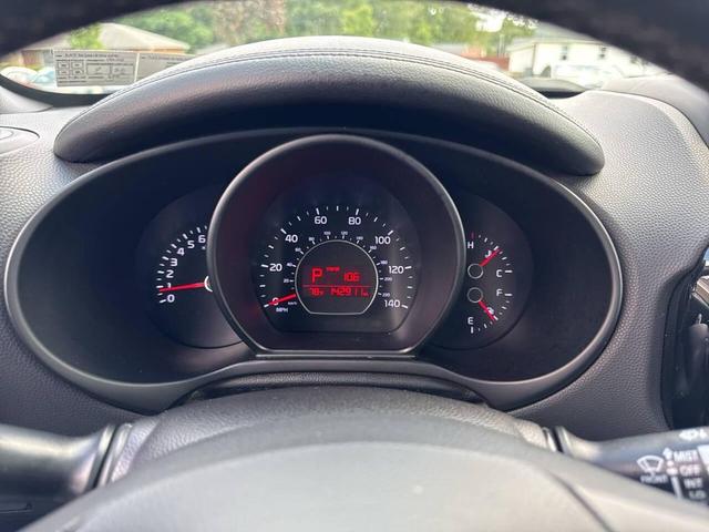 Photo of 2014 White Kia Soul