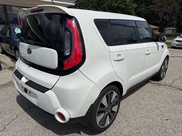 Photo of 2014 White Kia Soul