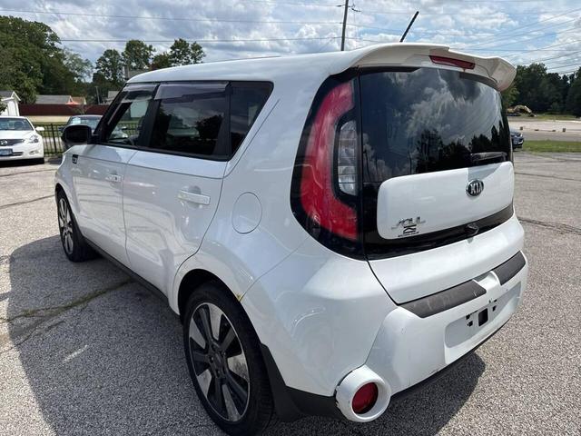 Photo of 2014 White Kia Soul