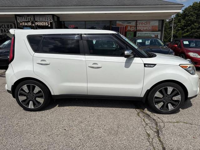 Photo of 2014 White Kia Soul