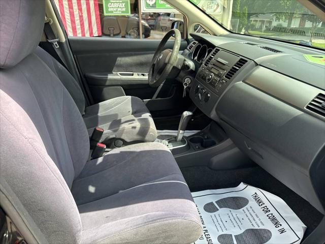 Photo of 2007 Black Nissan Versa