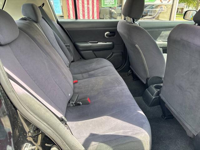 Photo of 2007 Black Nissan Versa