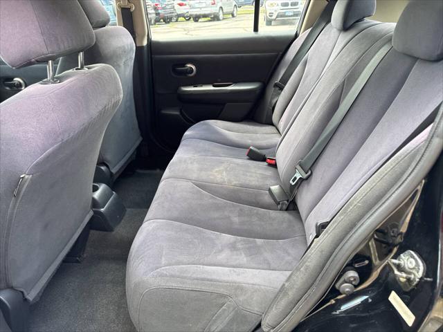 Photo of 2007 Black Nissan Versa