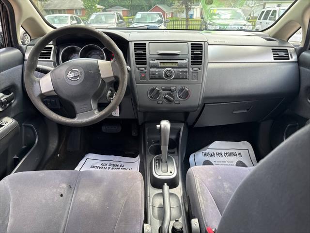 Photo of 2007 Black Nissan Versa