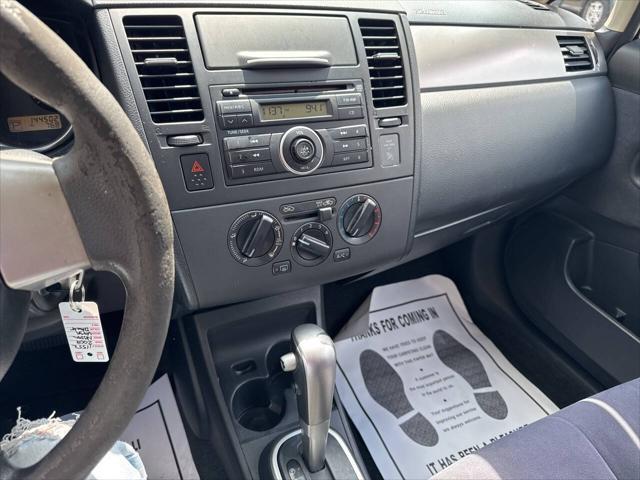 Photo of 2007 Black Nissan Versa