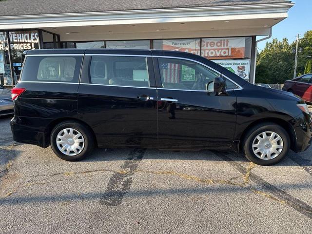 Photo of 2013 Black Nissan Quest