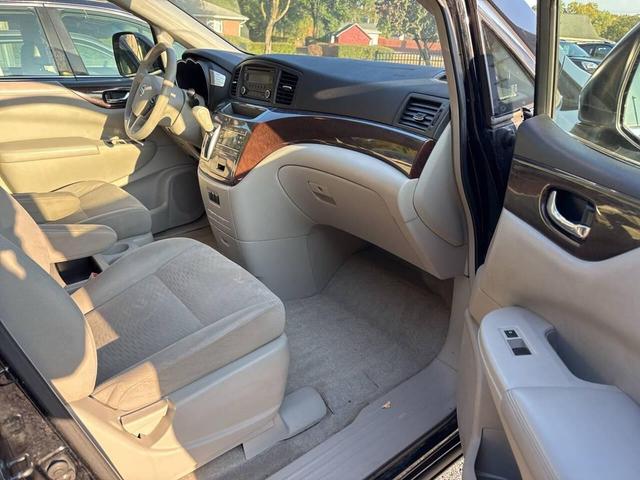 Photo of 2013 Black Nissan Quest