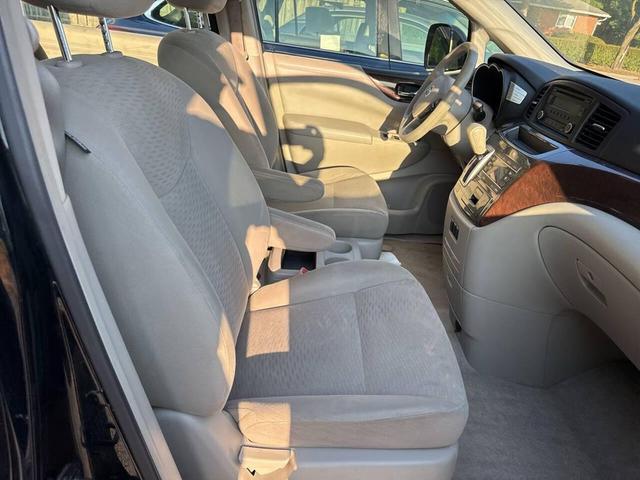 Photo of 2013 Black Nissan Quest