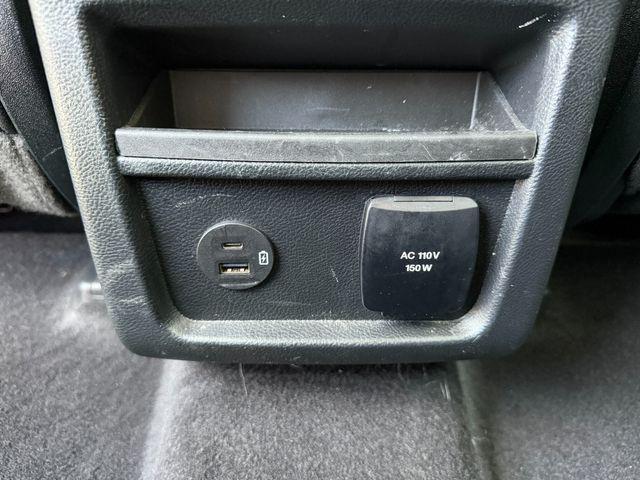 Photo of 2022 Agate Black Metallic Ford Edge