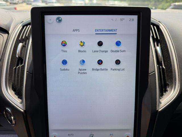 Photo of 2022 Agate Black Metallic Ford Edge