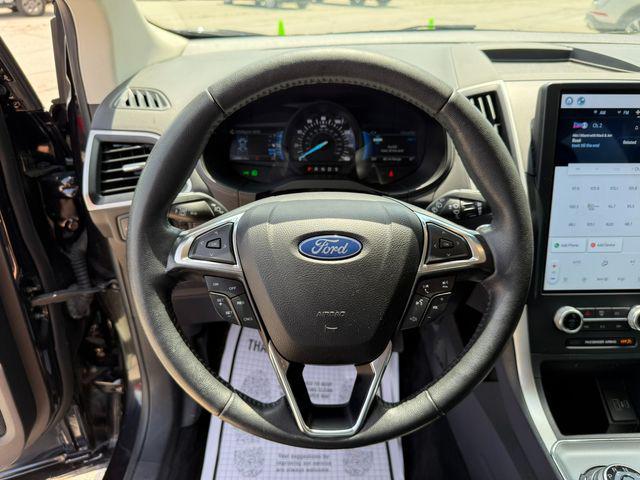 Photo of 2022 Agate Black Metallic Ford Edge