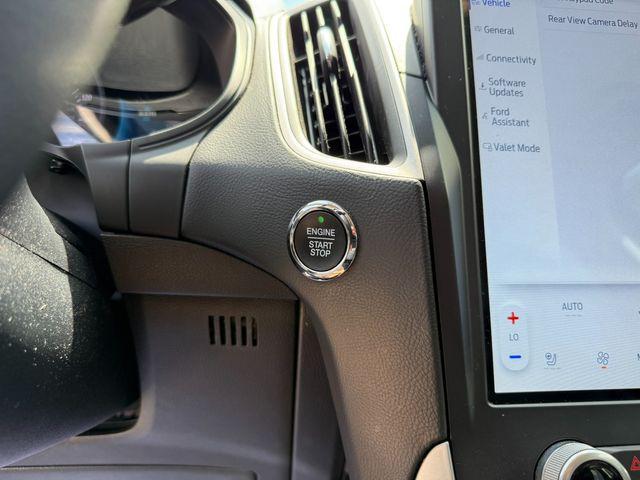 Photo of 2022 Agate Black Metallic Ford Edge