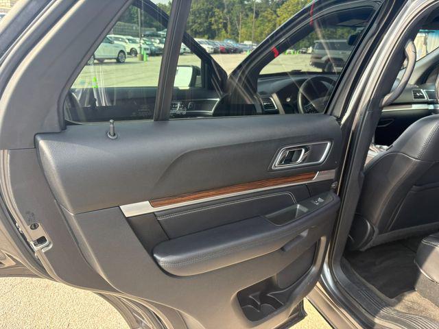 Photo of 2017 Gray Ford Explorer
